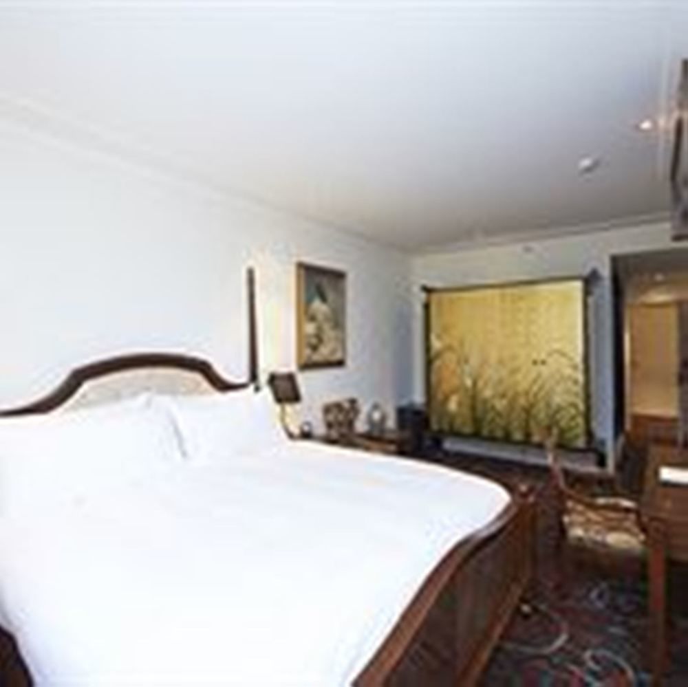 The Terrace Hotel Перт Экстерьер фото The interior of the house